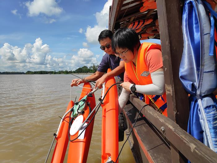ADCP deployment by Tropical Rivers Group