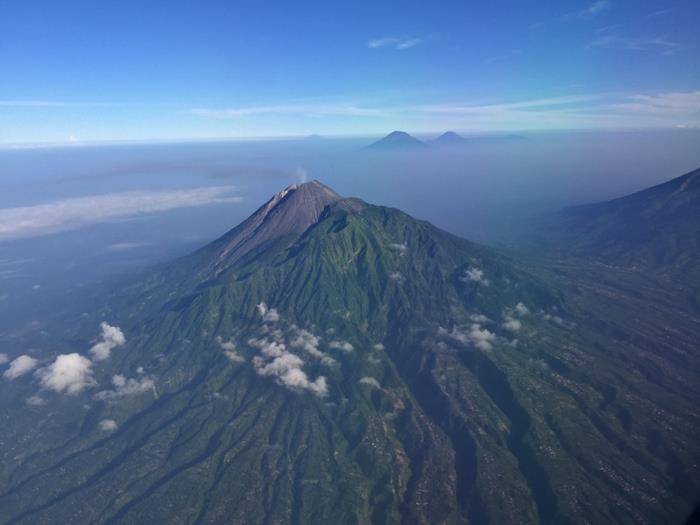 Merapi from above, showing the densely populated areas at the southeastern flank of the volcano (Source: Christina Widiwijayanti/Earth Observatory of Singapore)