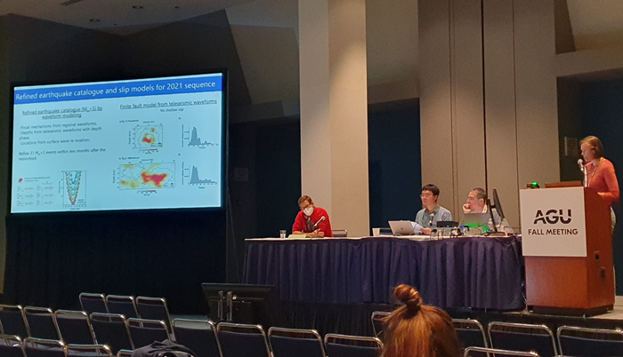 Karen Lythgoe during her talk at the AGU Fall Meeting 2022. Karen Lythgoe during her talk at the AGU Fall Meeting 2022.