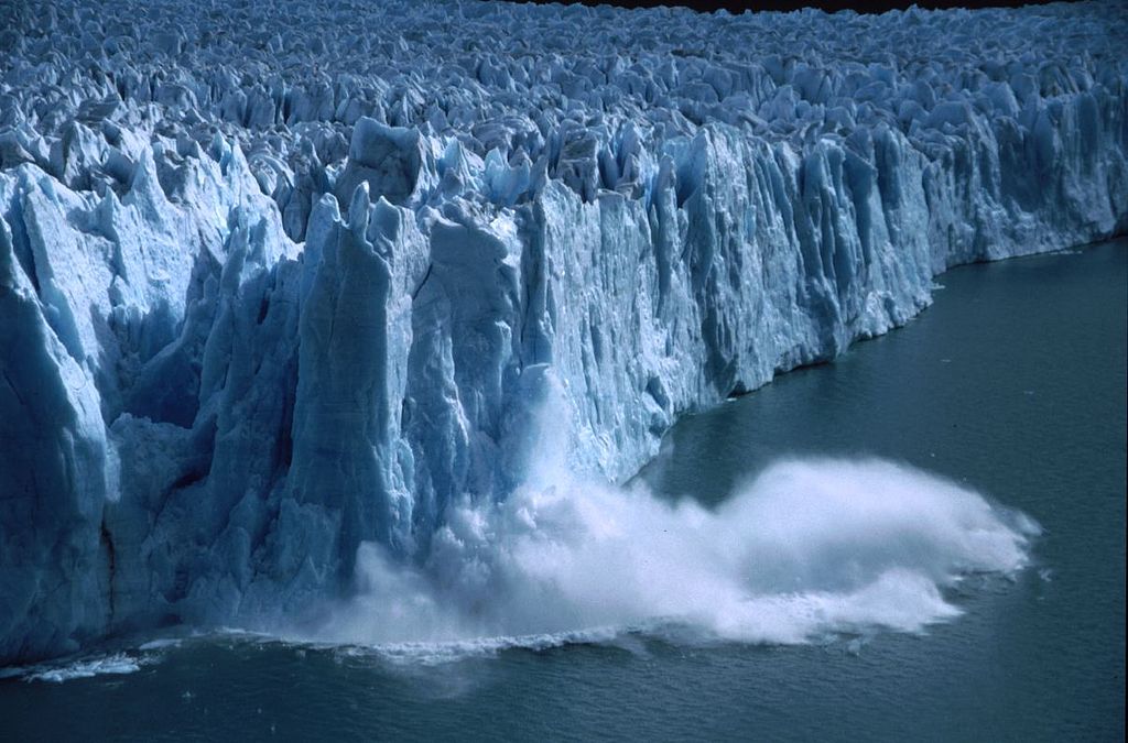 A calving glacier (Source: Christof Berger/Wikimedia Commons)