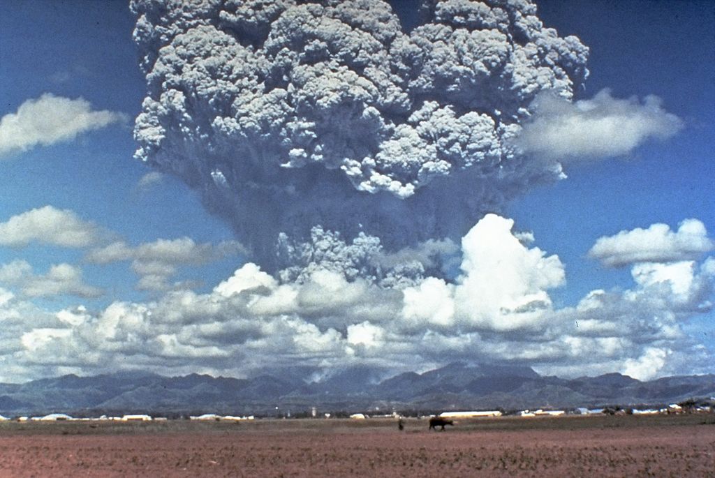 Eruption from Mount Pinatubo in 1991 (Source: United States Geological Survey) Eruption from Mount Pinatubo in 1991 (Source: United States Geological Survey)