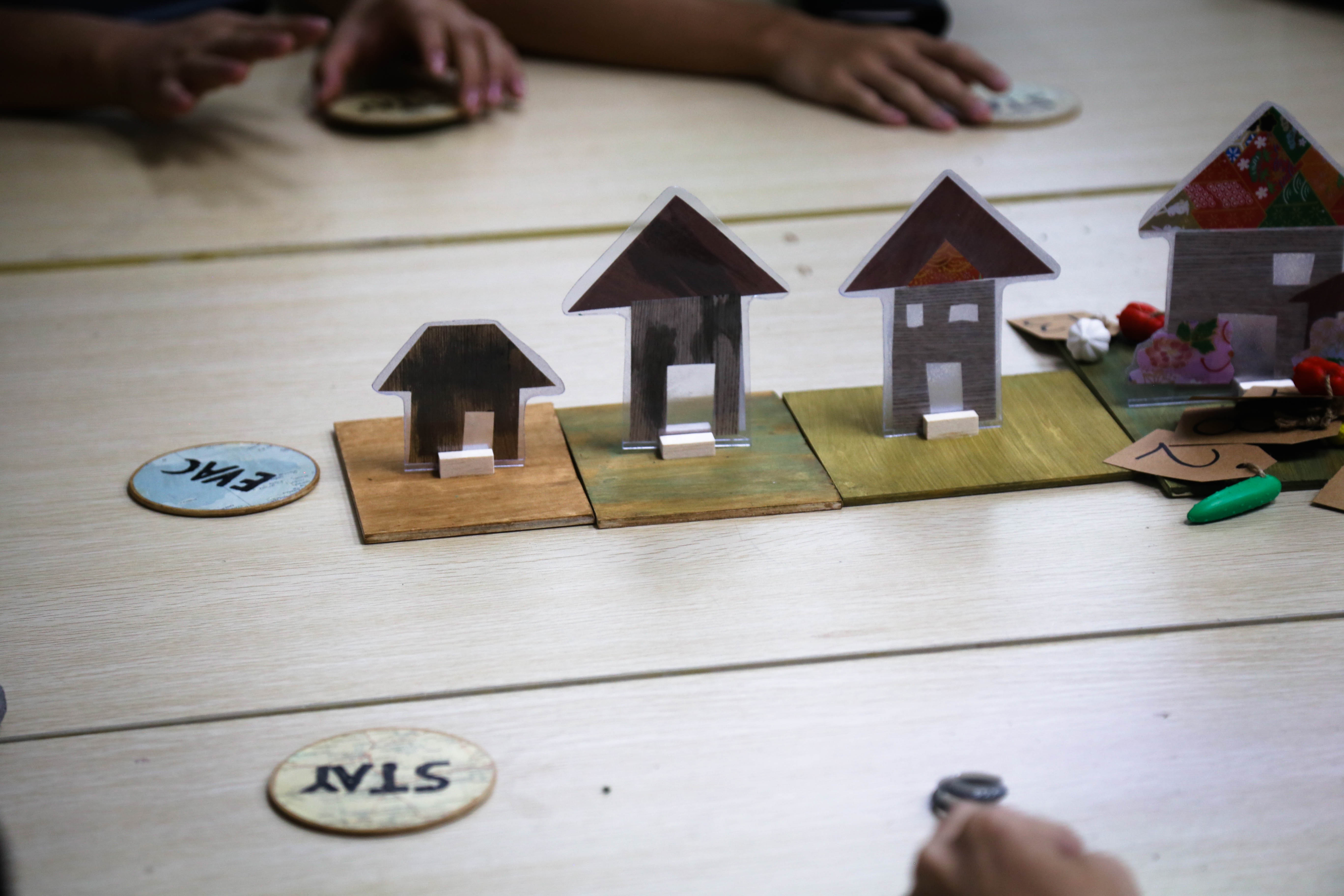 Players have to try and save their own lives by deciding quickly if they will evacuate or stay (Source: BOHO Interactive) Players have to try and save their own lives by deciding quickly if they will evacuate or stay (Source: BOHO Interactive)
