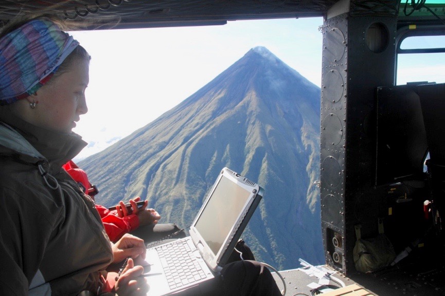 Searching for Mayon's plume (Source: Patrick Allard)