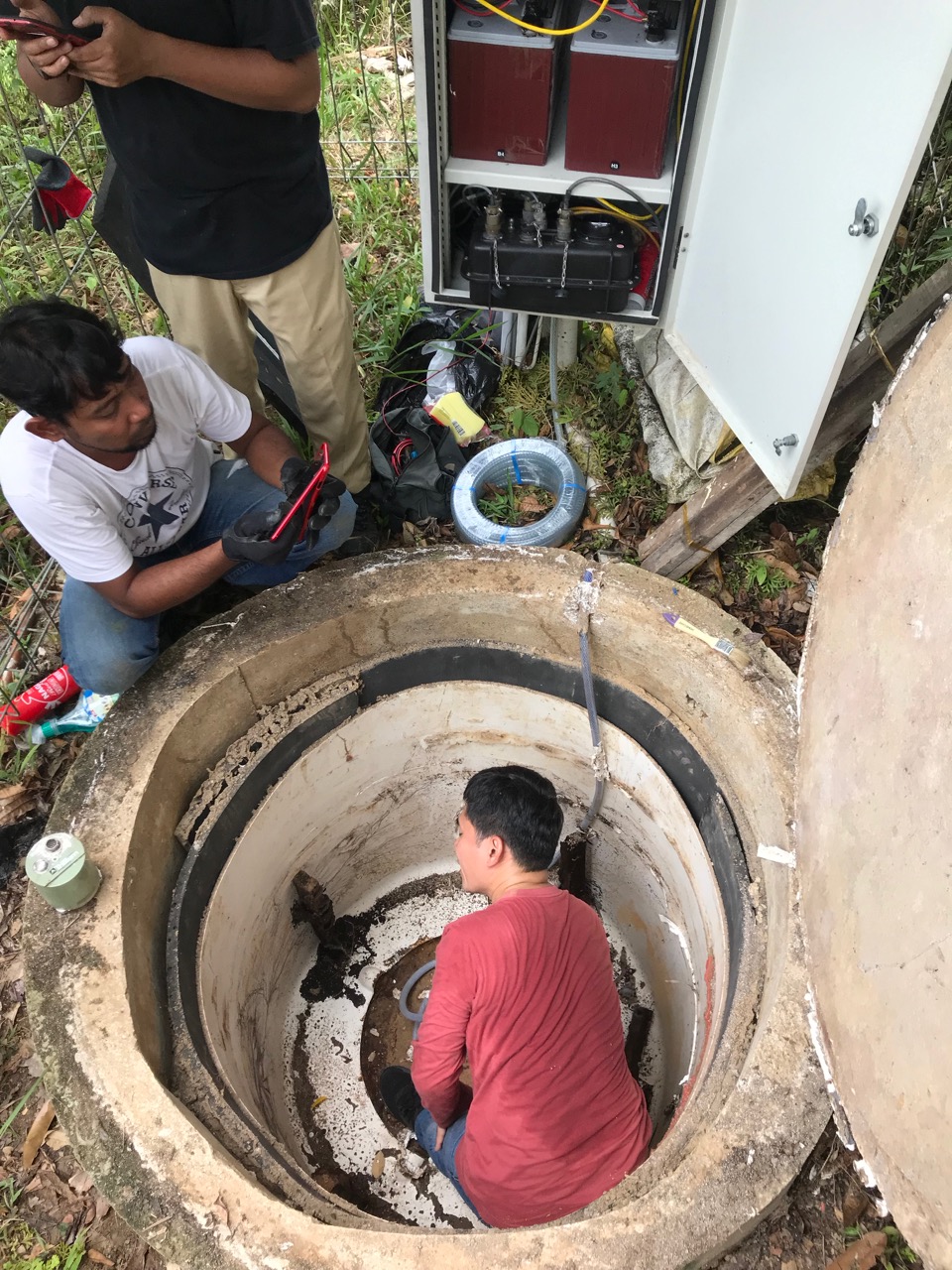 A CGO field engineer and local technicians servicing a seismic station near Mount Marapi in Sumatra, Indonesia (Source: Leong Choong Yew/Earth Observatory of Singapore) A CGO field engineer and local technicians servicing a seismic station near Mount Marapi in Sumatra, Indonesia (Source: Leong Choong Yew/Earth Observatory of Singapore)