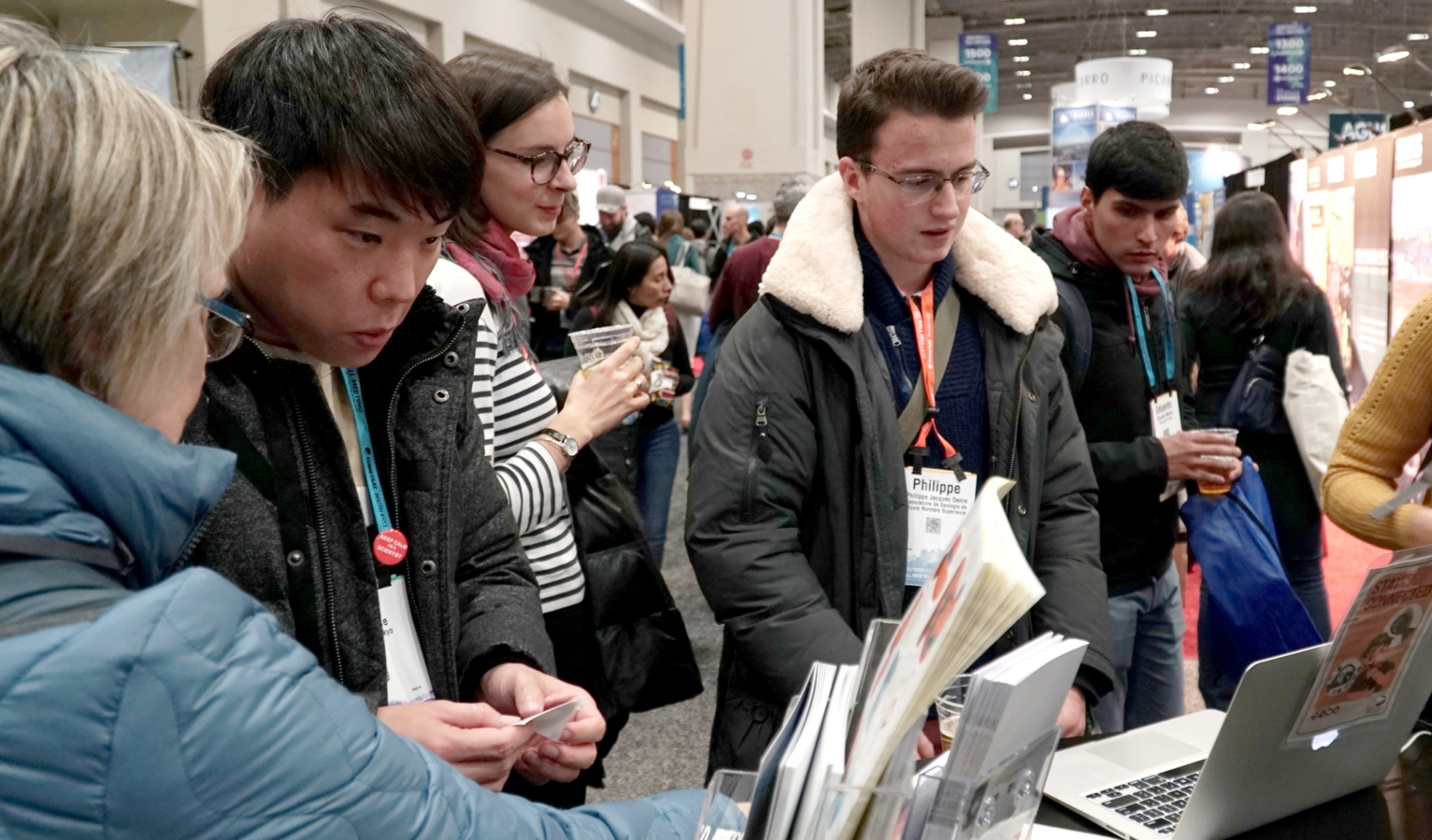 Visiting the EOS booth (Source: Antoinette Jade/Earth Observatory of Singapore)