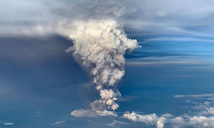 The volcanic plume from Taal (Source: GujaratmitraLIVE/Twitter) The volcanic plume from Taal (Source: GujaratmitraLIVE/Twitter)