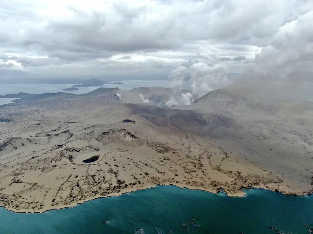 Taal’s Volcano Island blanketed in ash fall after four consecutive days of volcanic activity (Source: Mark Anthony Angeles/Twitter) Taal’s Volcano Island blanketed in ash fall after four consecutive days of volcanic activity (Source: Mark Anthony Angeles/Twitter)
