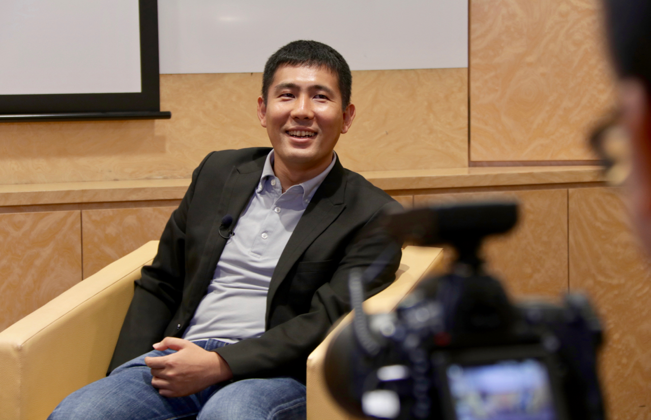 Assistant Professor Mikinori Kuwata prepares for the shoot to begin (Source: Rachel Siao) Assistant Professor Mikinori Kuwata prepares for the shoot to begin (Source: Rachel Siao)