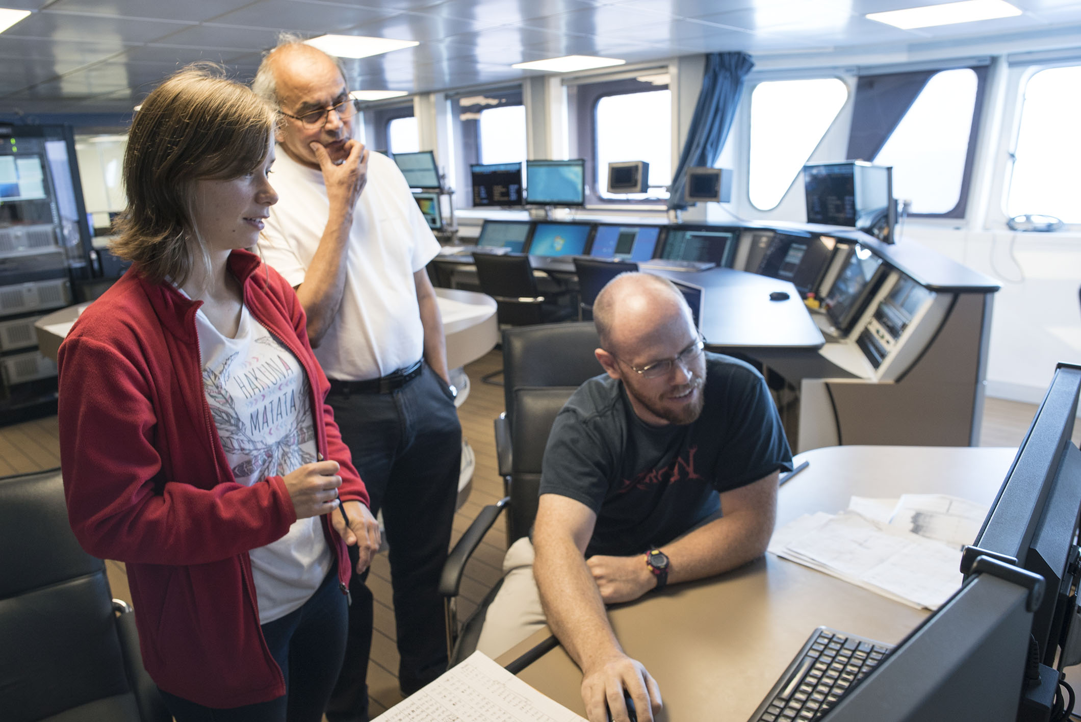 Marie-Laure Fournasson, Chief Scientists Satish Singh and Dr Kyle Bradley discuss possible stories to explain the geological features found during the survey (Source: EOS/Monika Naranjo Gonzales) Marie-Laure Fournasson, Chief Scientists Satish Singh and Dr Kyle Bradley discuss possible stories to explain the geological features found during the survey (Source: EOS/Monika Naranjo Gonzales)