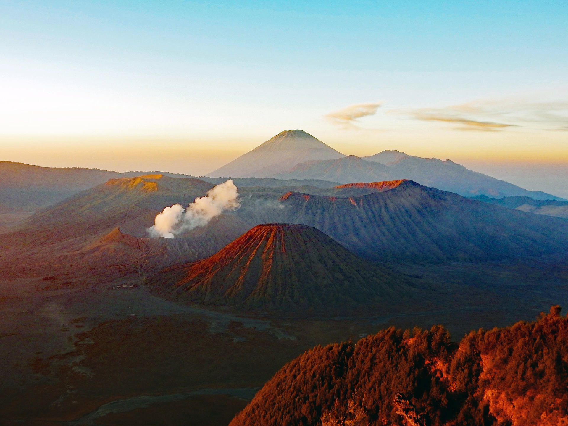 Indonesia has the most number of volcanoes of any country in the world (Source: Nico Boersen/Pixabay) Indonesia has the most number of volcanoes of any country in the world (Source: Nico Boersen/Pixabay)