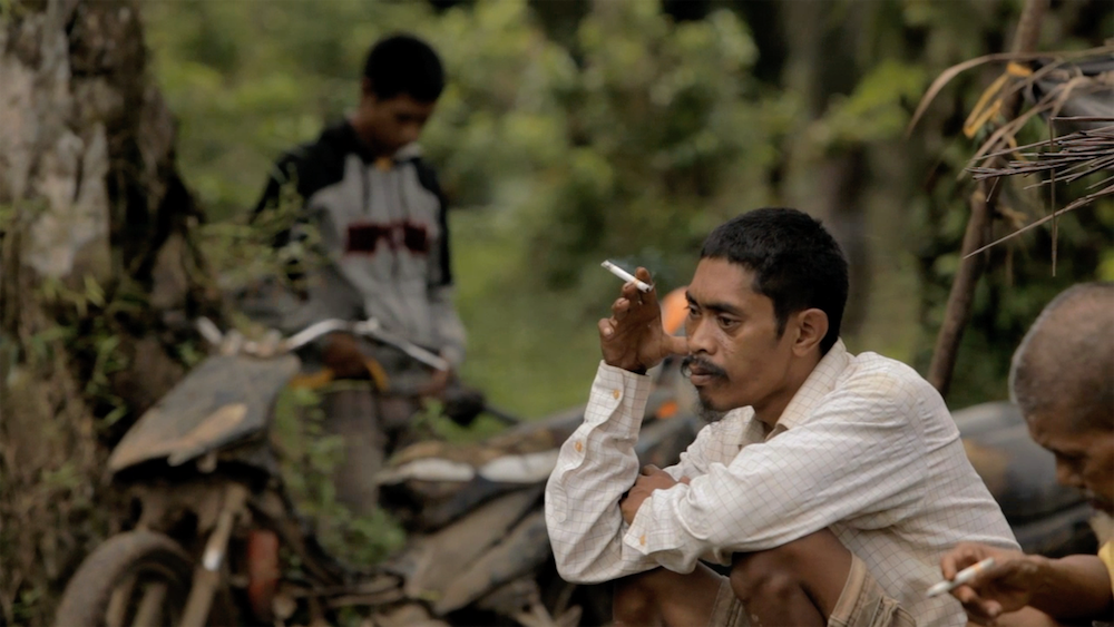 The people of the forest survive by hunting the ever more scarce wild boars that roam through the forest and oil palm plantations (Source: Isaac Kerlow)