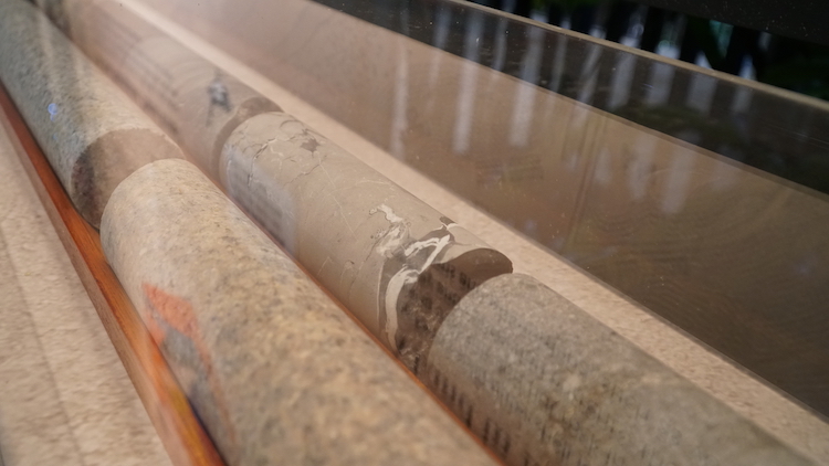 The samples presented at the Gallery are relatively small: they come for much longer cores that were cut and refined at the EOS petrology laboratories (Source: Rachel Siao/Earth Observatory of Singapore)