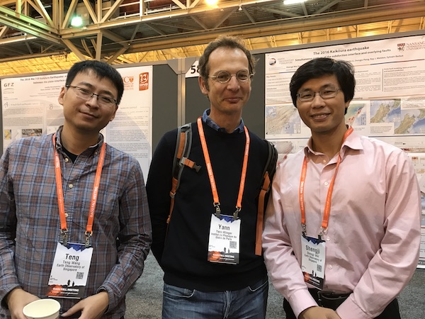 Each year, AGU provides an opportunity for EOS researchers to meet and mingle with colleagues, collaborators, and friends (Source: Rachel Siao) Each year, AGU provides an opportunity for EOS researchers to meet and mingle with colleagues, collaborators, and friends (Source: Rachel Siao)