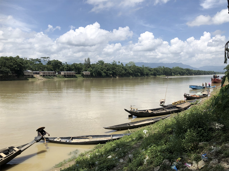 Boats docked along the Surma river. With an average elevation of ~10 m above sea level, Bangladesh is vulnerable to monsoon-related flooding, sea-level rise, and liquefaction associated with groundshaking (Source: Syed Idros/ Earth Observatory of Singapore)