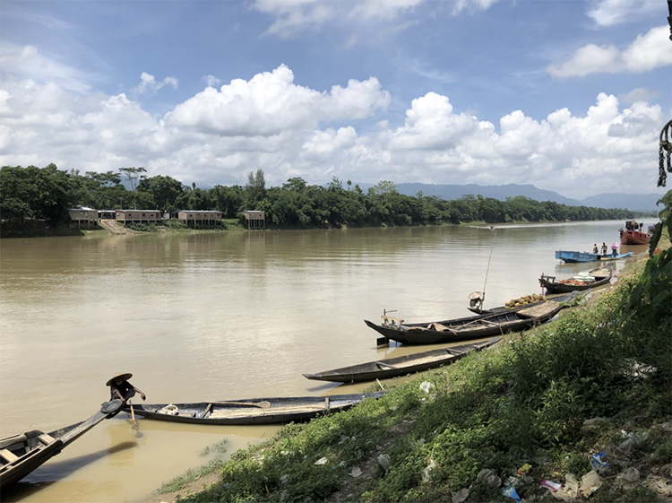 Boats docked along the Surma river. With an average elevation of ~10 m above sea level, Bangladesh is vulnerable to monsoon-related flooding, sea-level rise, and liquefaction associated with groundshaking (Source: Syed Idros/ Earth Observatory of Singapore) Boats docked along the Surma river. With an average elevation of ~10 m above sea level, Bangladesh is vulnerable to monsoon-related flooding, sea-level rise, and liquefaction associated with groundshaking (Source: Syed Idros/ Earth Observatory of Singapore)