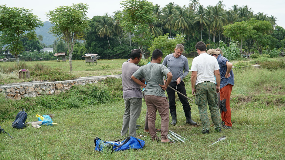Professor Benjamin Horton (centre) with his team obtaining cores from a rice paddy field in Lhok Nga, Aceh, to date sediments from tsunamis of the past (Source: Rachel Siao/Earth Observatory of Singapore)
